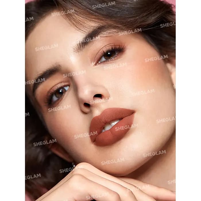 رژ لب مات شیگلم رنگ Neutral Territory — تصویر ۲