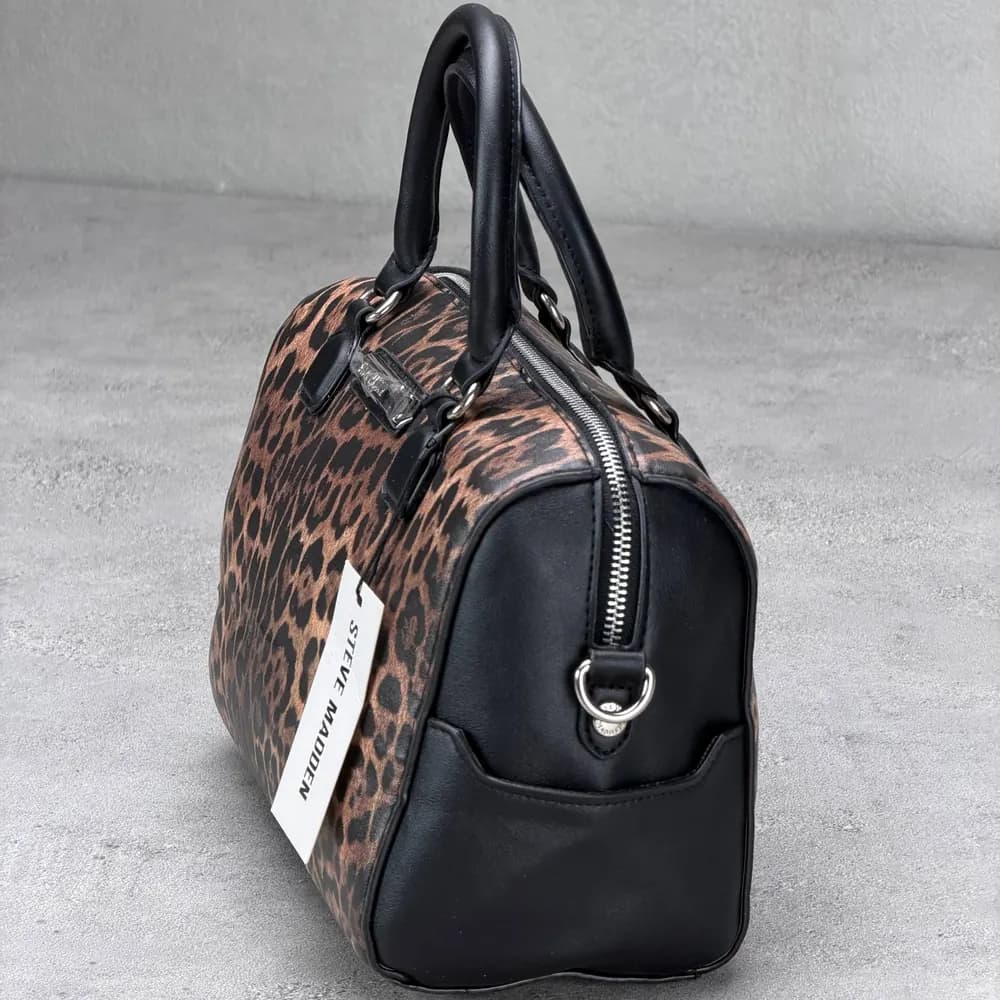 کیف صندوقچهای اورجینال برند استیو مدن (Steve Madden) | طرح پلنگی خاص با یراقآلات نقرهای لوکس — تصویر ۵