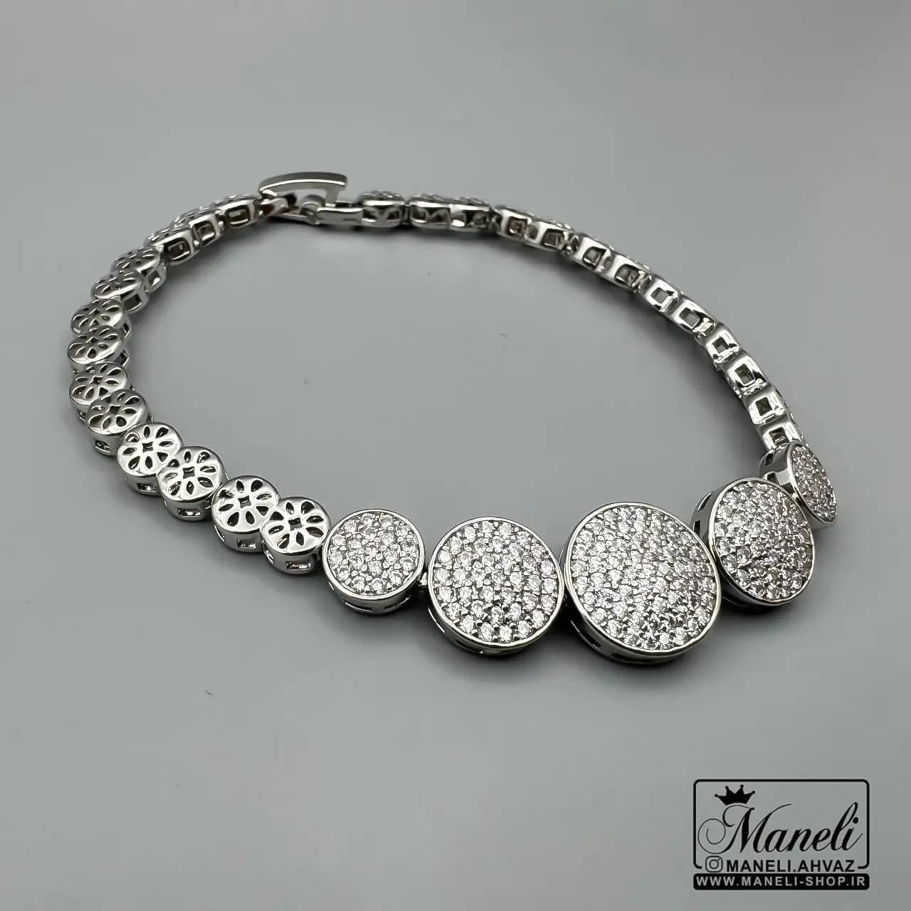 دستبند زنانه رنگ ثابت مشابه طلا نقره ای با نگین مخراج شده|41166 — تصویر ۳