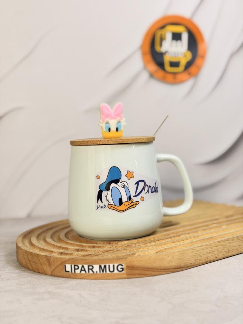 ماگ سرامیکی دانلد داک و دیزی درب چوبی کد 7595 — تصویر ۵