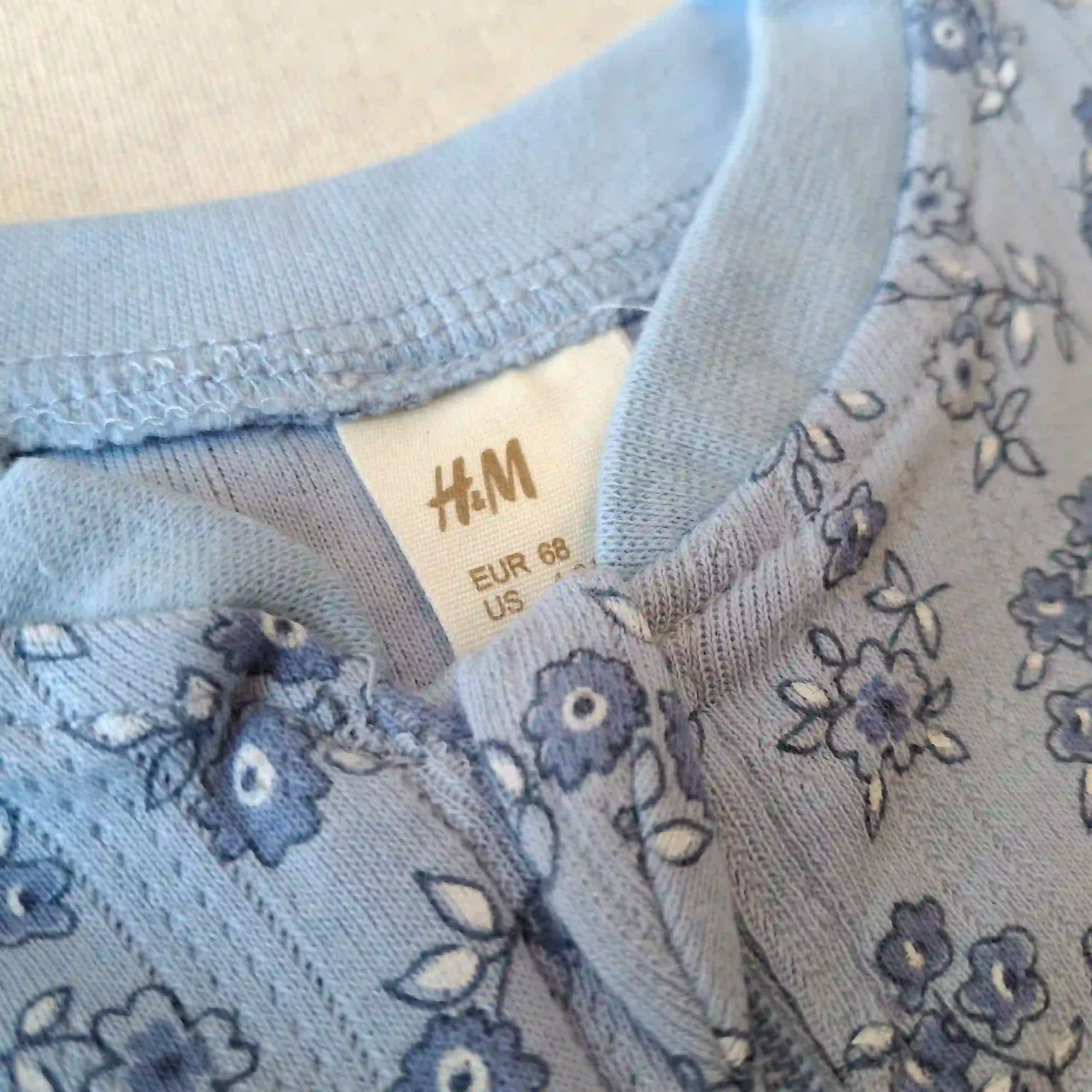 سرهمی دو زیپ وارداتی طرح گل رنگ آبی برند H&M — تصویر ۲