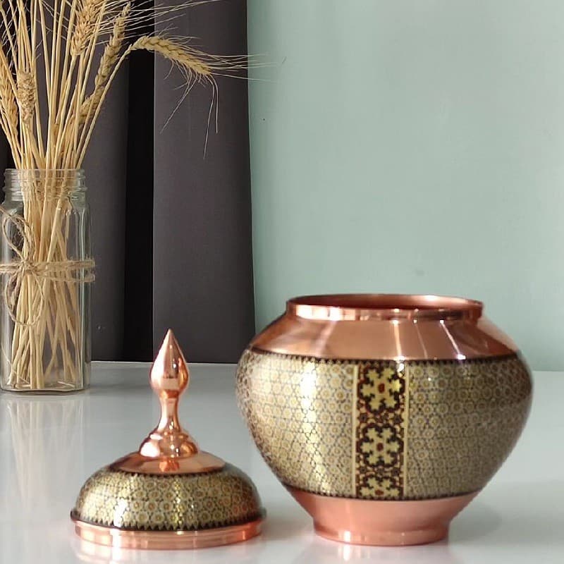 قندان سیبی مس و خاتم کاری شالدار بزرگ — تصویر ۲