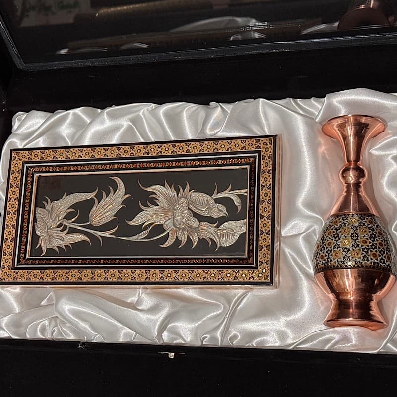 پک هدیه خاتم کاری گلدان و تابلو قلم زنی — تصویر ۴