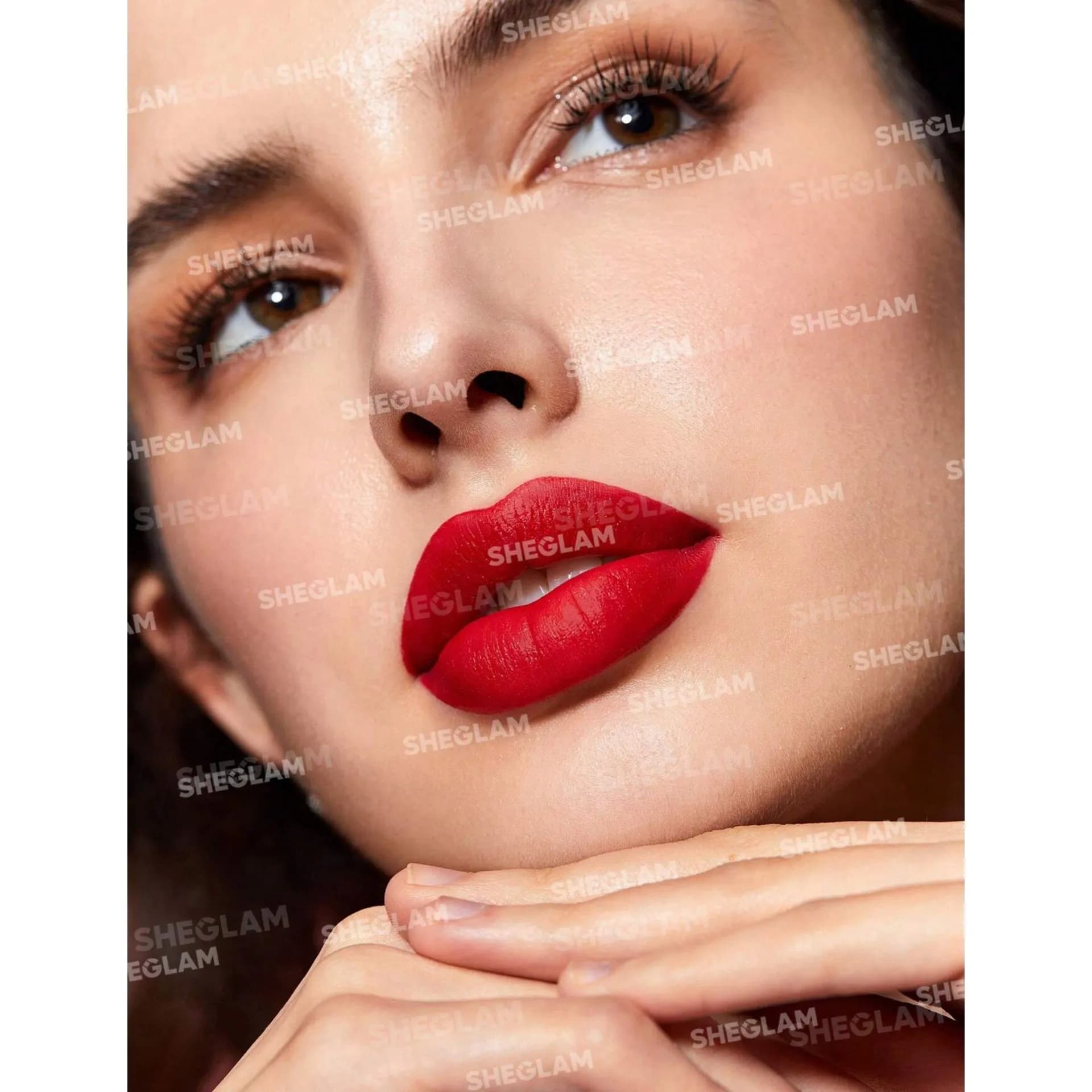 رژلب جامد مدل starlight velvet شیگلم SHEGLAM رنگ prophecy — تصویر ۳