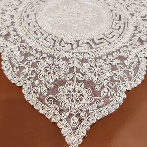 رومیزی مربع دانتل مخمل ترک اصل سه تکه طرح ورساچه — تصویر ۴