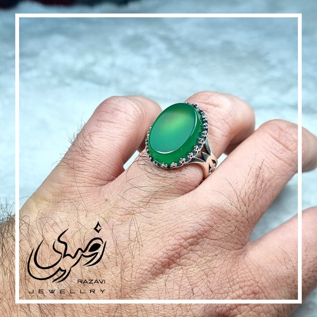 انگشتر نقره مردانه عقیق سبز طرح نیزه — تصویر ۲