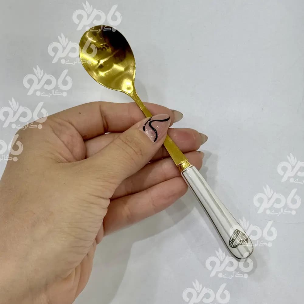 سرامیک قلبی سفید طلایی قاشق چای خوری — تصویر ۲