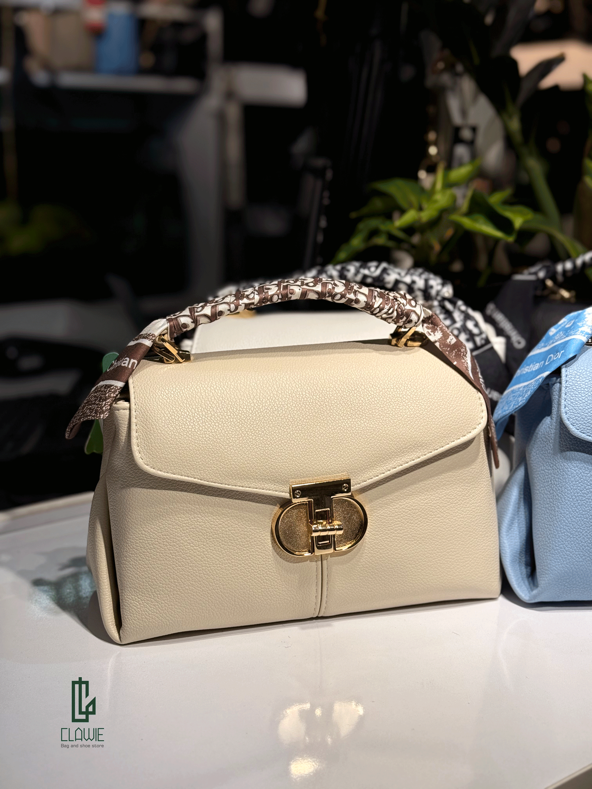 کیف چرمی زنانه/دخترانه : دیور جدید — تصویر ۶