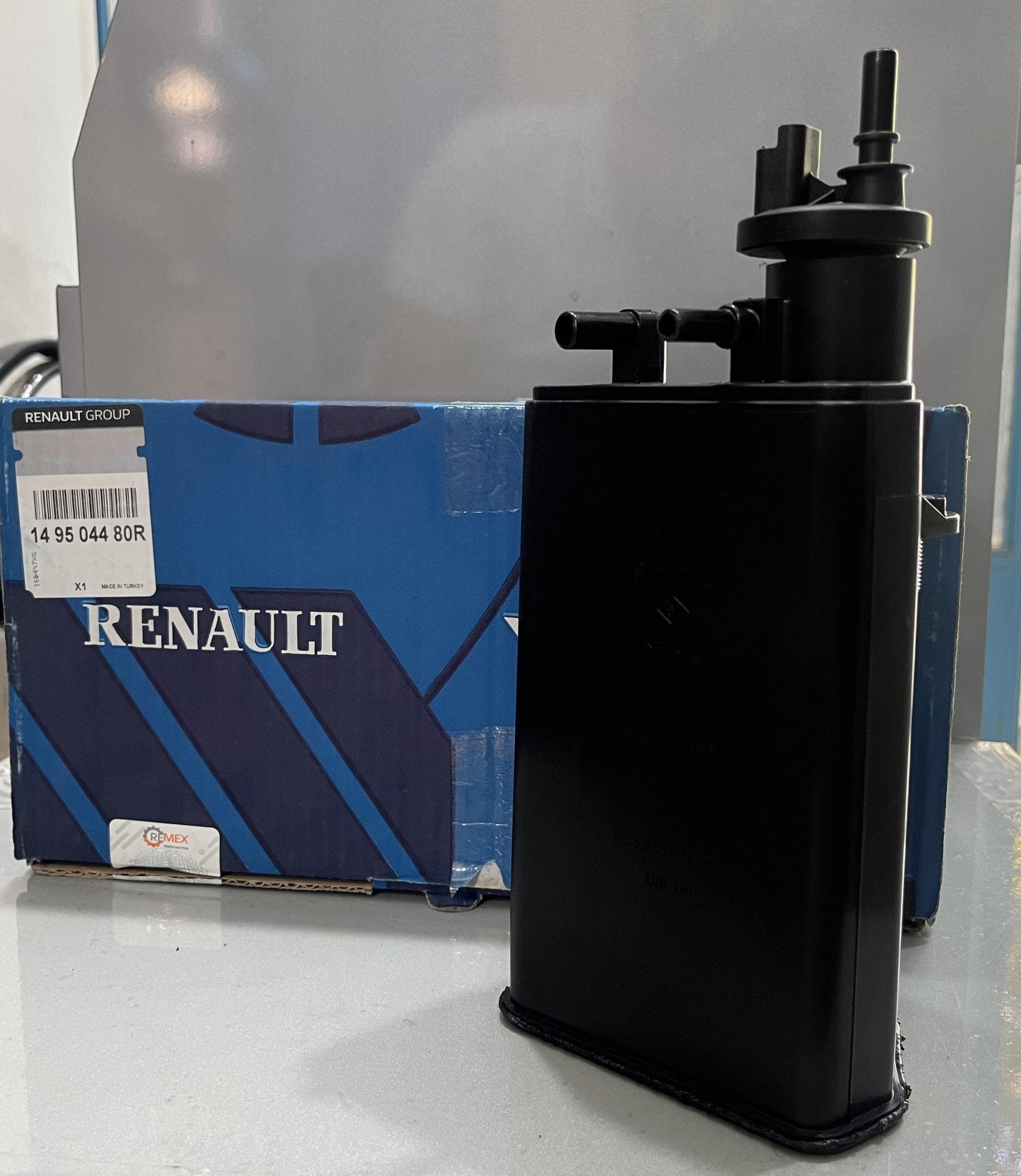 کنیستر بنزین ال 90 RENAULT شماره فنی 149504480R — تصویر ۴