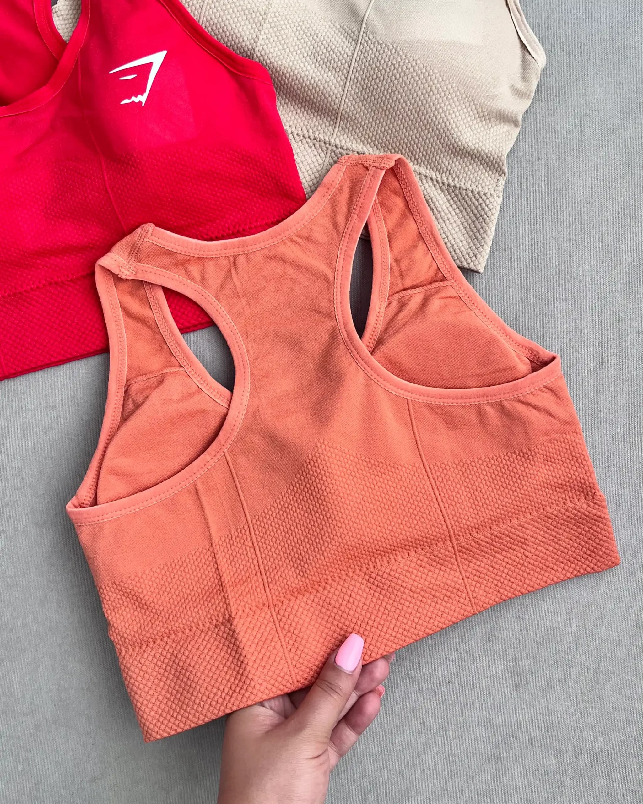 نیمتنه ورزشی gymshark — تصویر ۳
