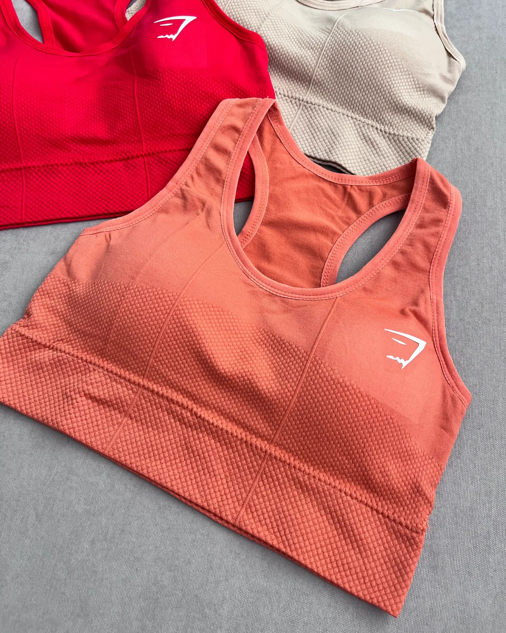 نیمتنه ورزشی gymshark — تصویر ۴