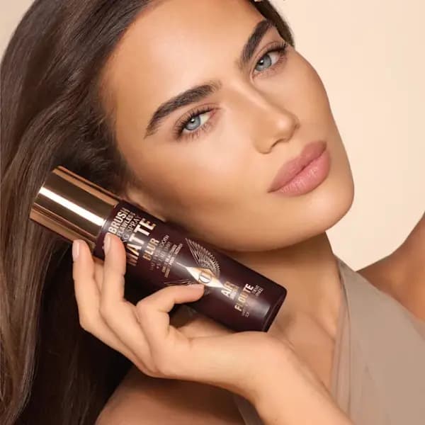 اسپری فیکس مات شارلوت تیلبری مدل AIRBRUSH FLAWLESS SETTING SPRAY MATTE — تصویر ۲