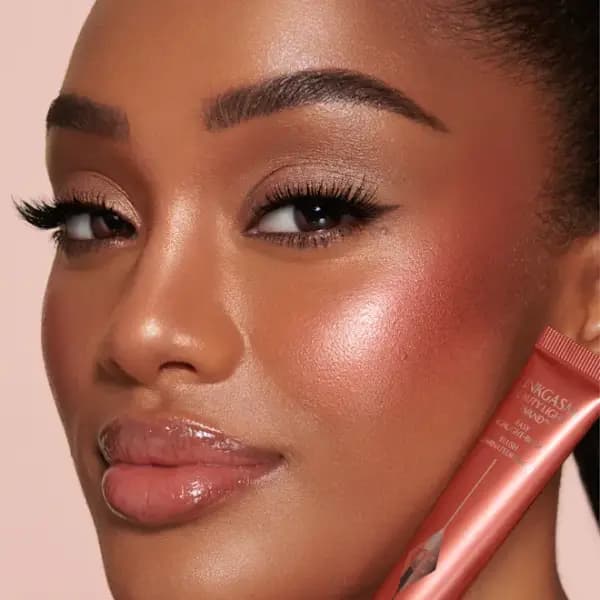 هایلایتر و رژگونه مایع شارلوت تیلبری مدل BEAUTY LIGHT WAND — تصویر ۲