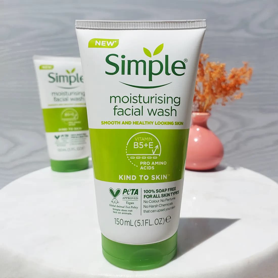 فوم شست و شوی سیمپل مدل moisturising حجم 150 میلی لیتر