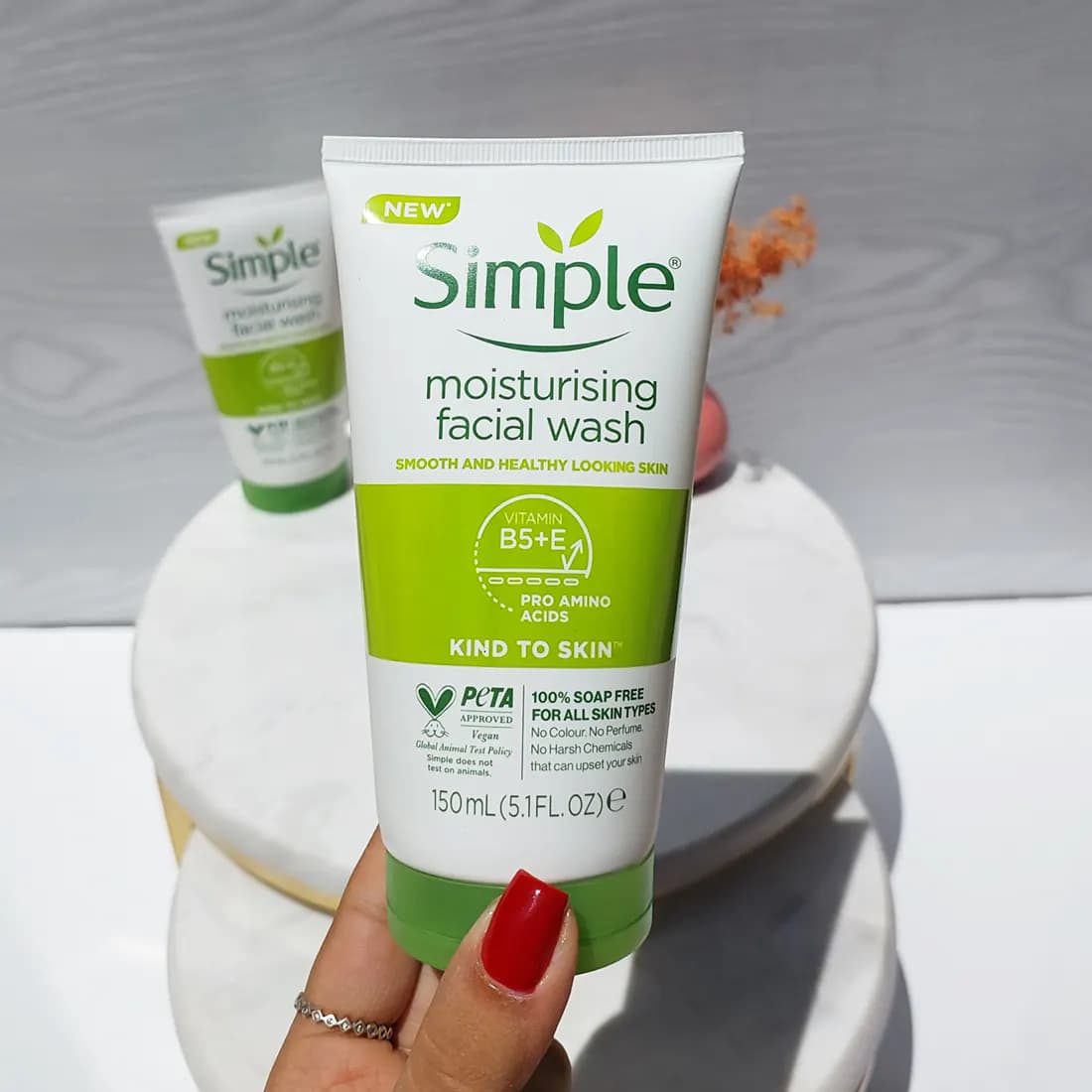 فوم شست و شوی سیمپل مدل moisturising حجم 150 میلی لیتر — تصویر ۲