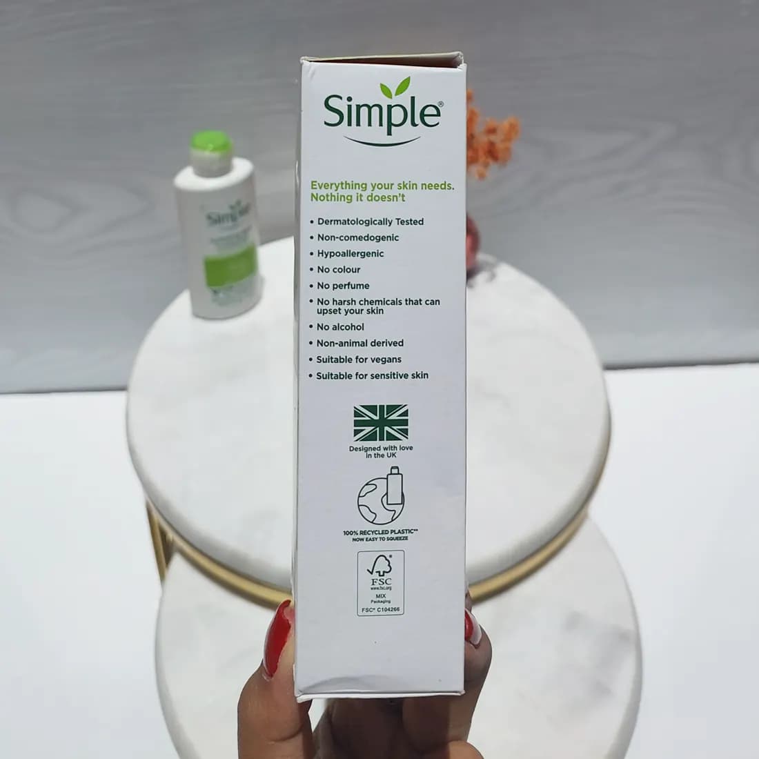 کرم آبرسان سیمپل مدل light مناسب پوست چرب حجم 125 میلی لیتر — تصویر ۲