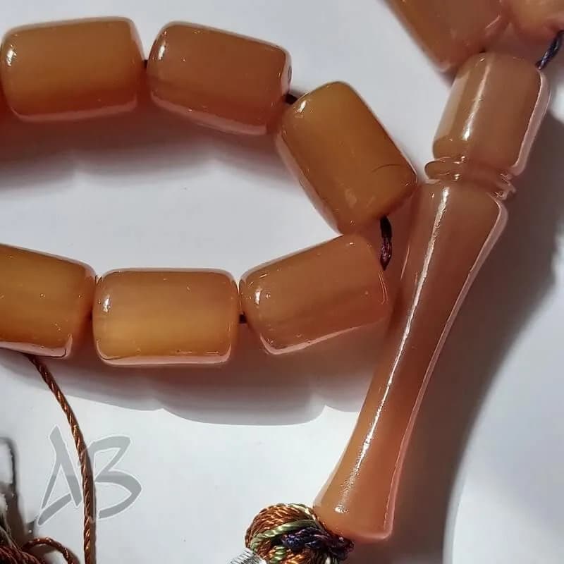 تسبیح سندلوس 33 دانه بودار کد 964 تراش کپسولی قیچی کشیده بسیار زیبا آقابزرگ — تصویر ۴