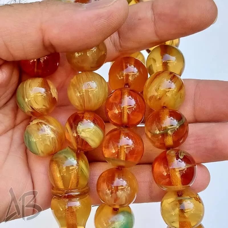 تسبیح سندلوس 33 دانه کد 946 بودار تراش گرد پرچمی خوشرنگ آقابزرگ — تصویر ۴