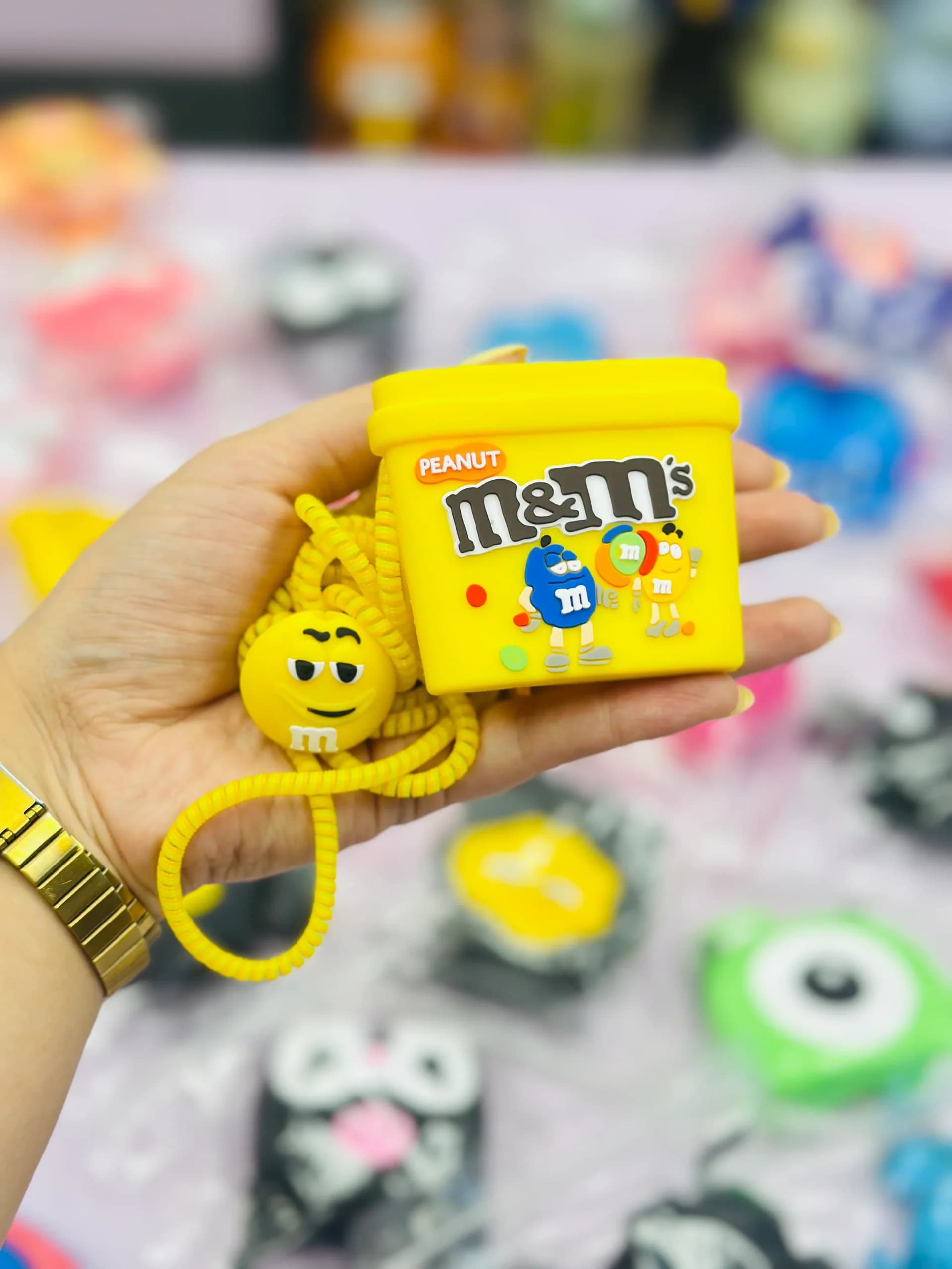 محافظ شارژر 4 تکه طرح ام اند ام M & M