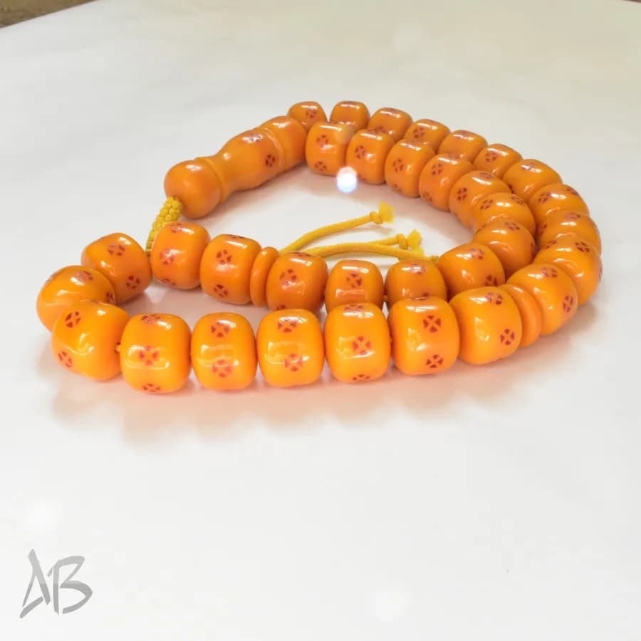 تسبیح سندلوس 33 دانه بودار کپسولی زرد درشت سایز 23 کد 823 آقابزرگ — تصویر ۵