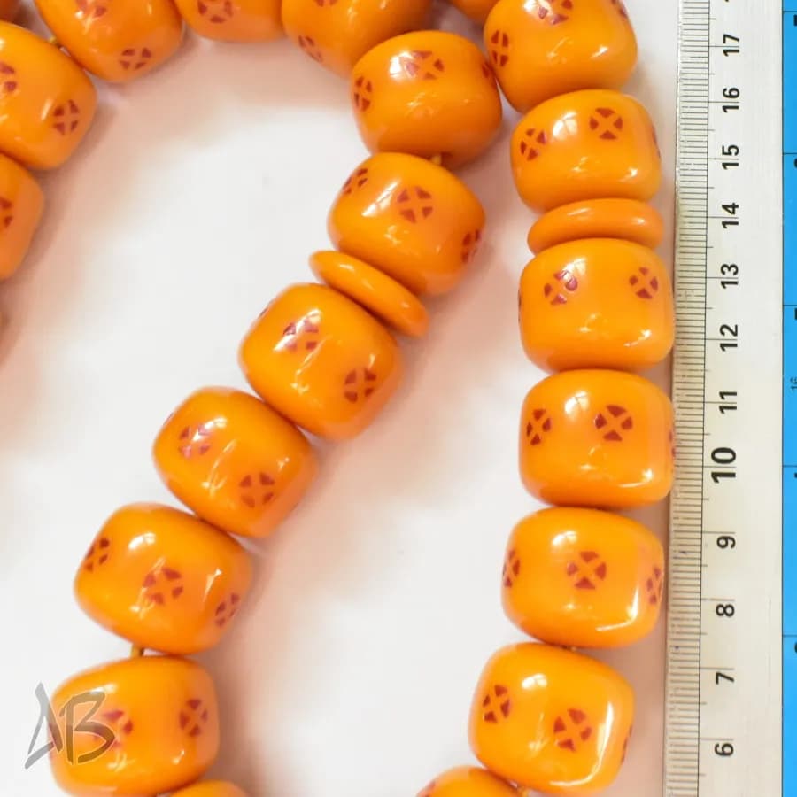 تسبیح سندلوس 33 دانه بودار کپسولی زرد درشت سایز 23 کد 823 آقابزرگ — تصویر ۲