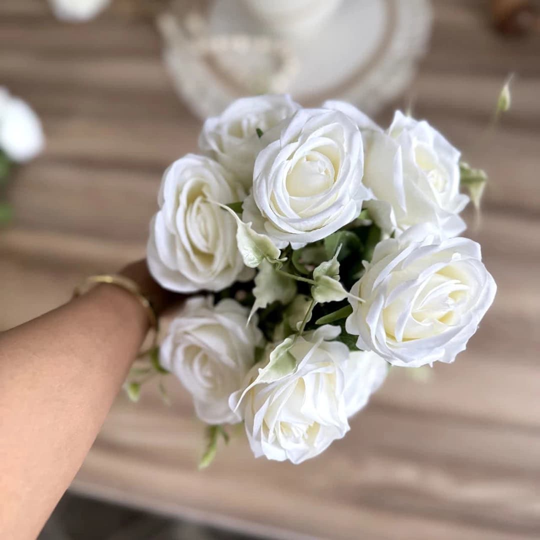 دسته گل رز بوته ای