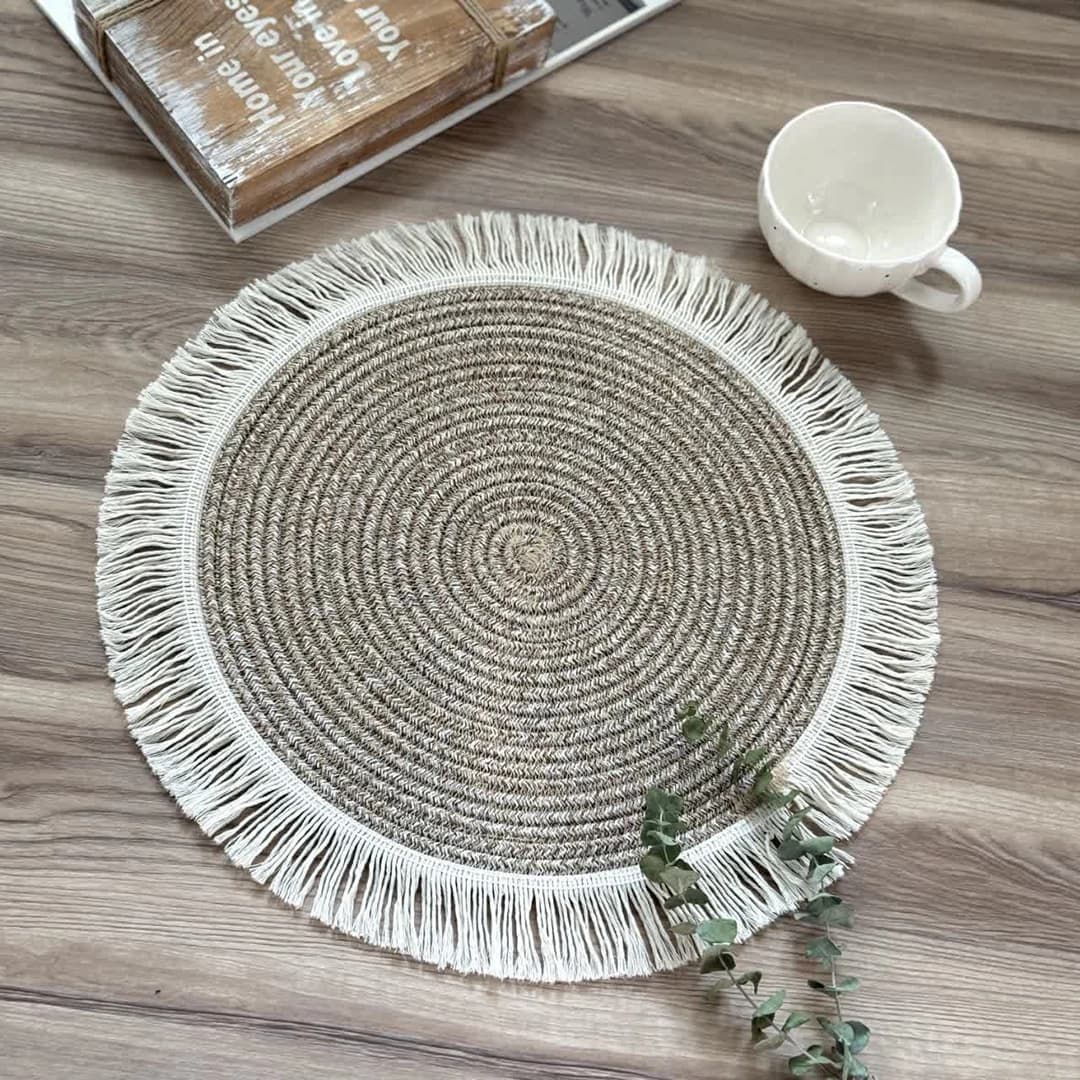 زیربشقابی یا رومیزی دور ریش شکلاتی رنگ — تصویر ۳