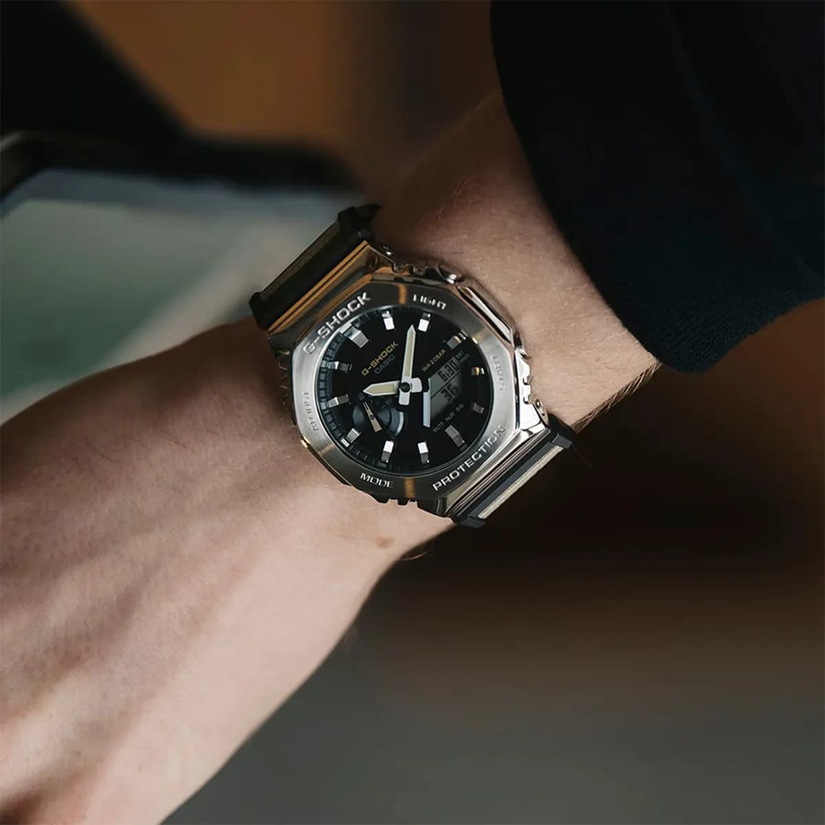ساعت مچی مردانه G-SHOCK کاسیو مدل GM-2100C-5ADR — تصویر ۱۰