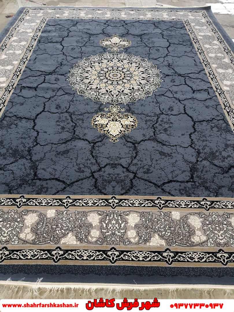 فرش سرامیکی دودی 700 شانه حاشیه طلایی طرح کویر — تصویر ۲