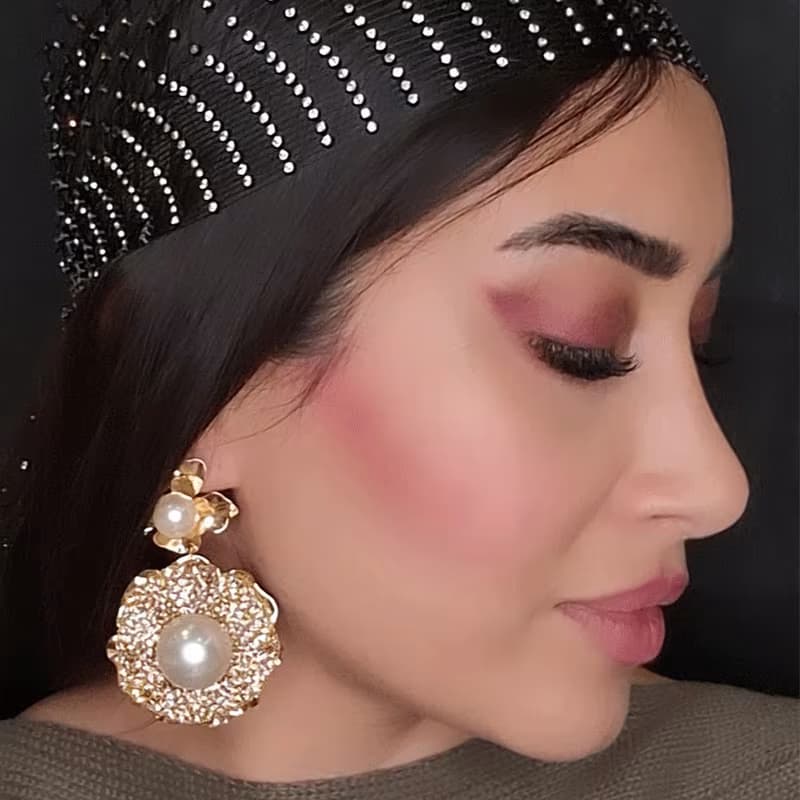 گوشواره دخترانه فشن طرح مرواریدرنگ طلایی