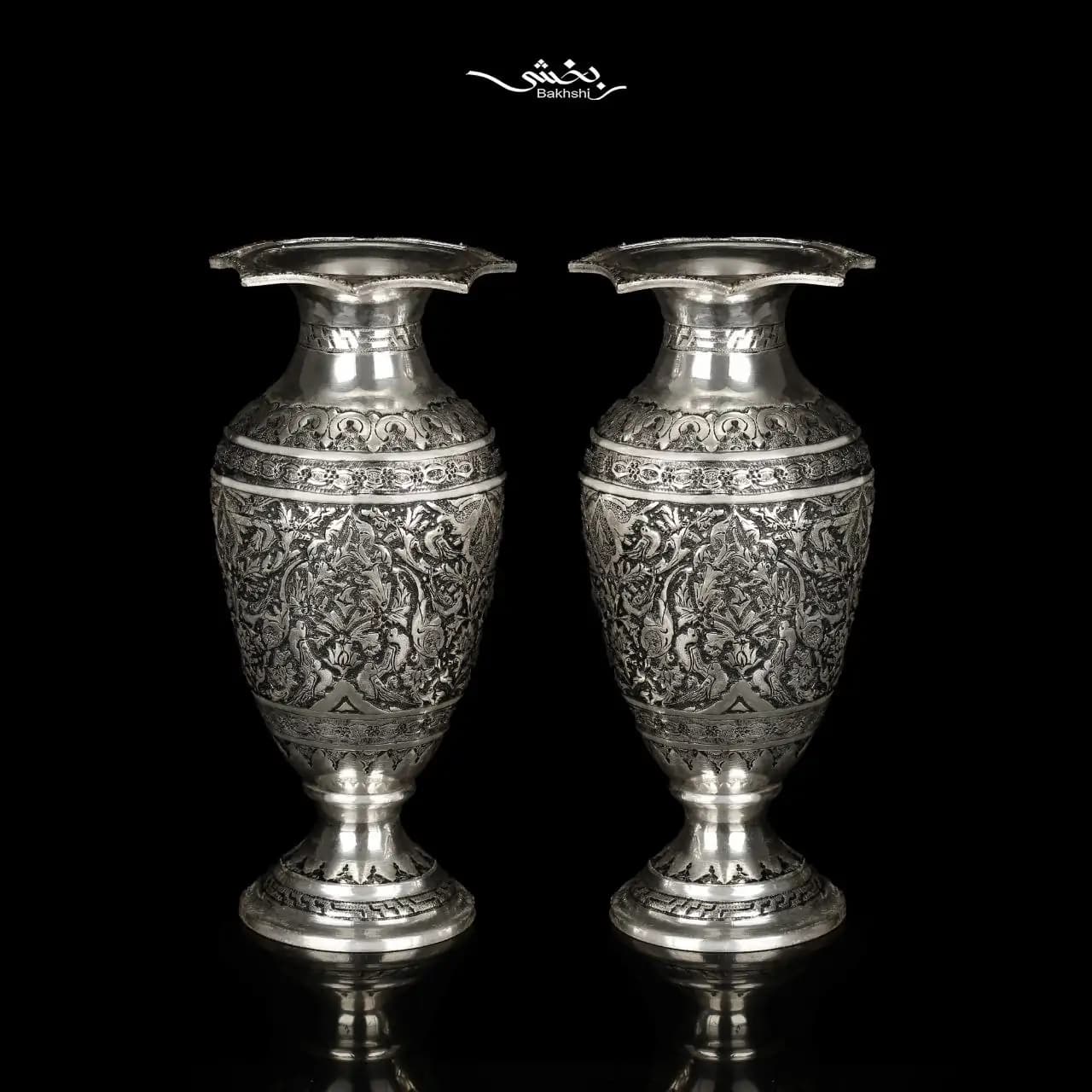 یک جفت گلدان نقره شکم دار گل و مرغ
