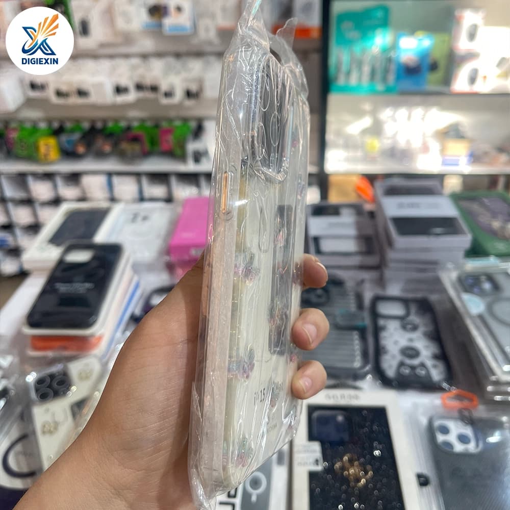 کاور شفاف طرح دار مناسب برای آیفون 15 پرومکس — تصویر ۷