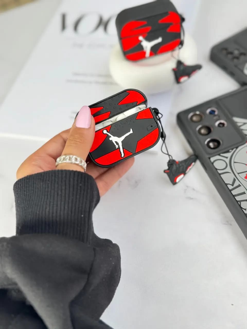 کاور ایرپاد سیلیکونی Nike Air Jordan (کدa0168) — تصویر ۳