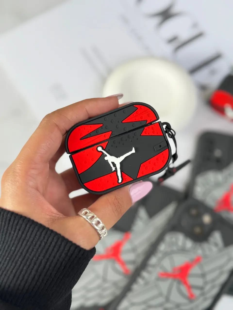 کاور ایرپاد سیلیکونی Nike Air Jordan (کدa0168) — تصویر ۲