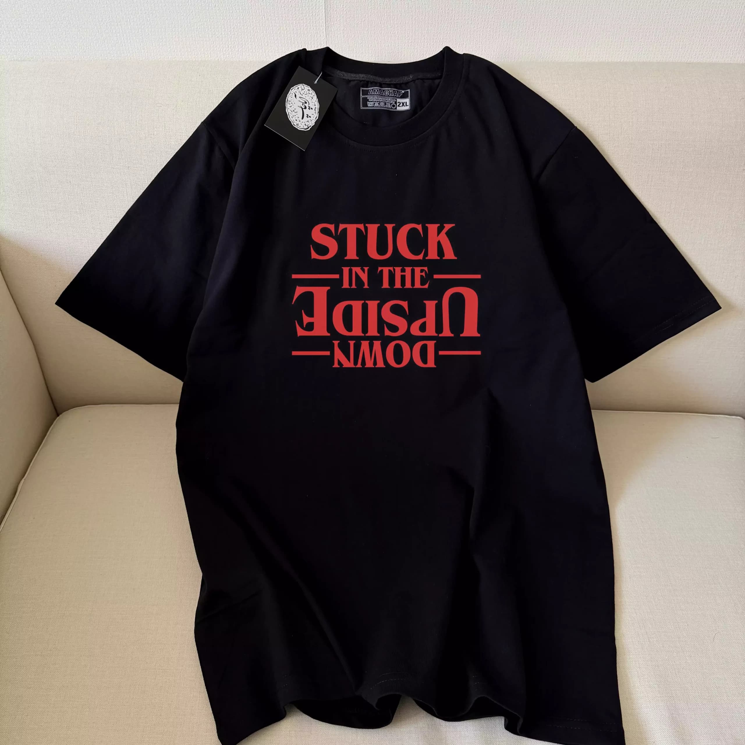 تیشرت نخ پنبه طرح STUCK IN THE UPSIDE DOWN