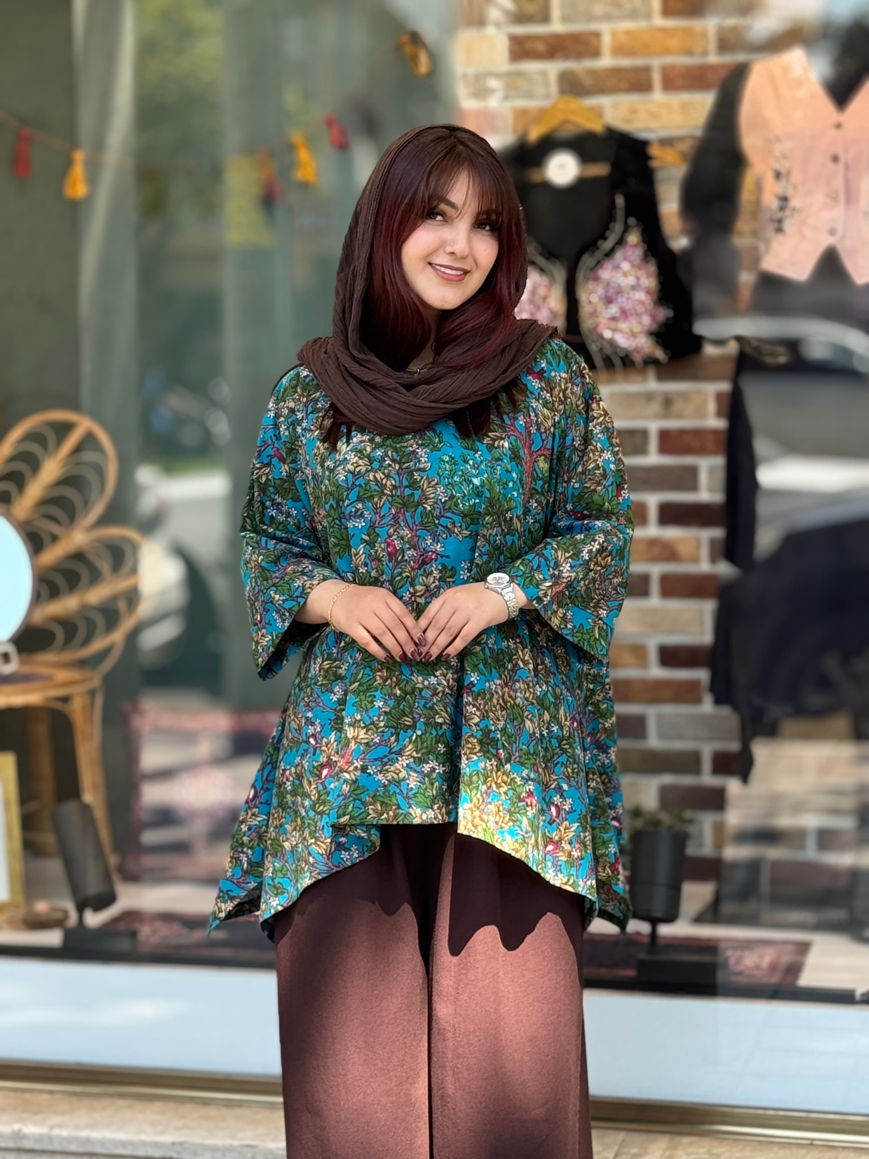 مانتو جلوبسته هنری طرح گل و بلبل آبی — تصویر ۳