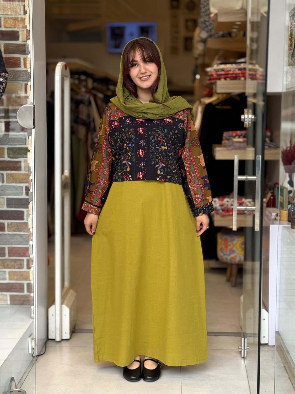 ست کراپ و سارافون سین خردلی حنایی طرحدار — تصویر ۳