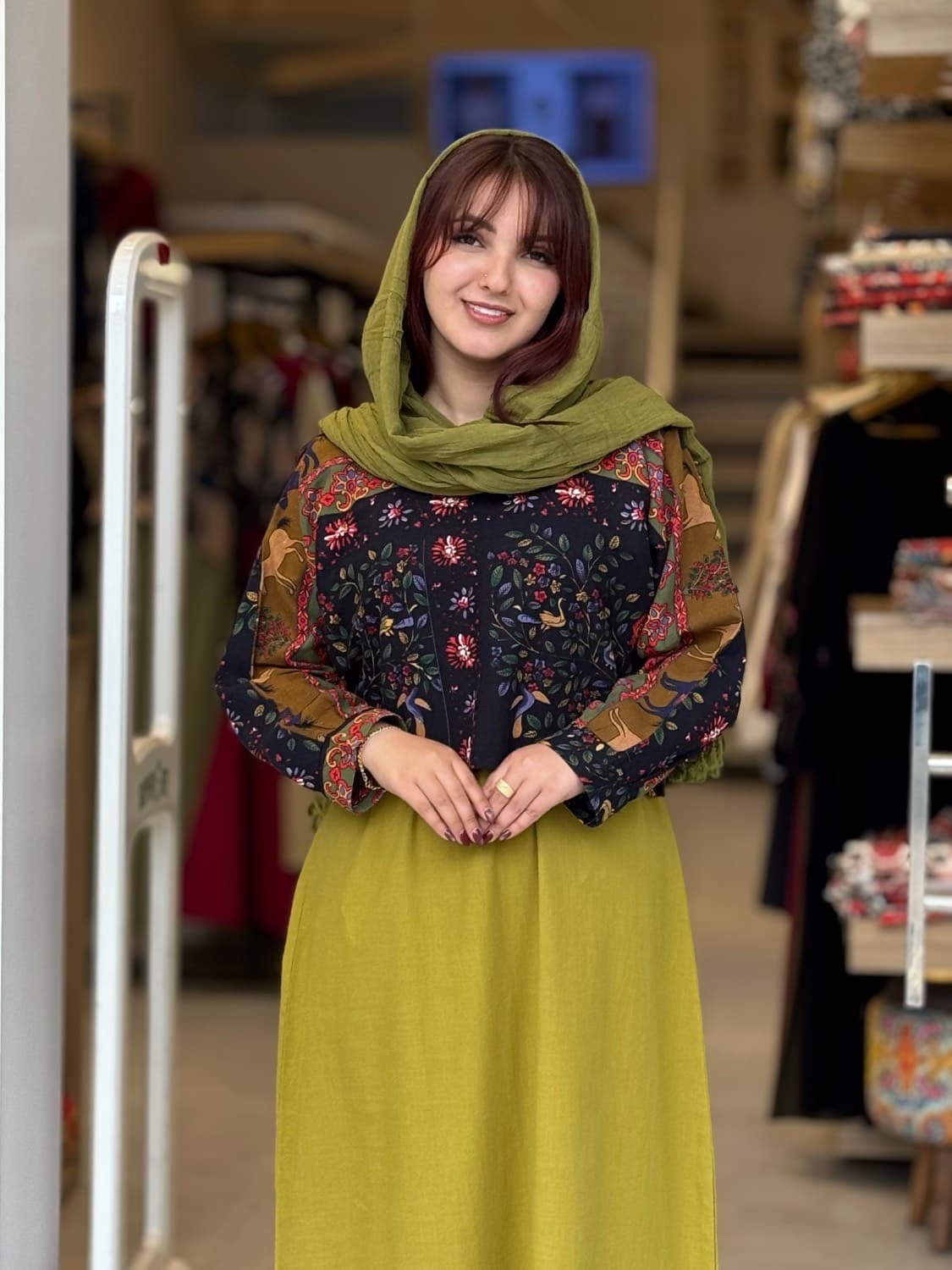 ست کراپ و سارافون سین خردلی حنایی طرحدار — تصویر ۲