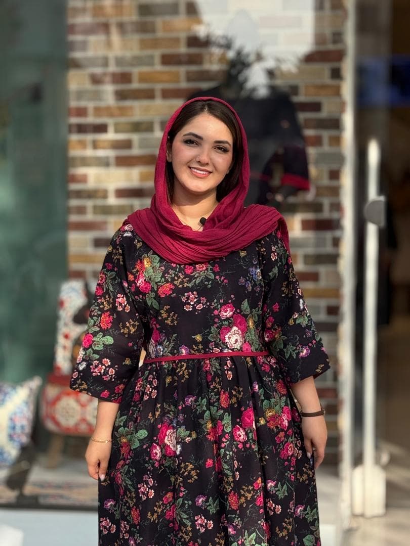 پیراهن نرگس سورمه ای سرخابی گل درشت — تصویر ۲