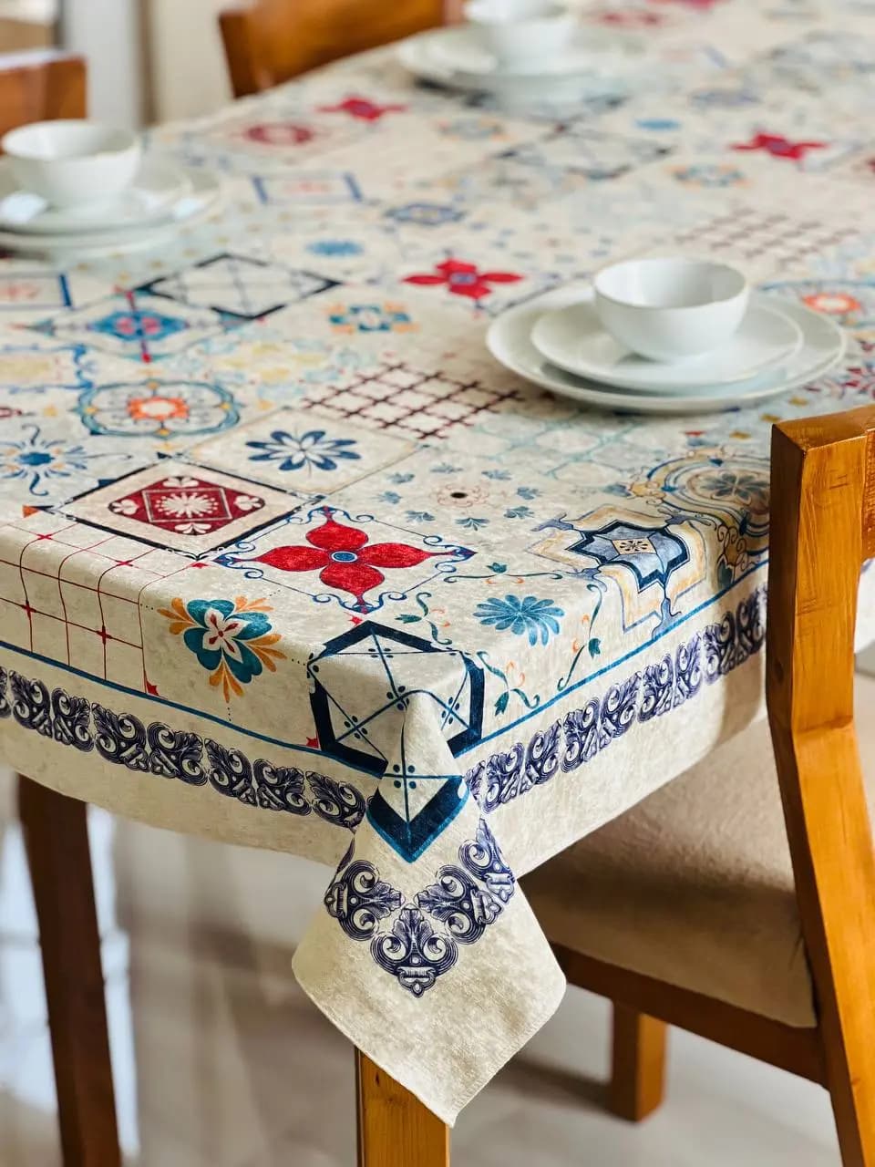 رومیزی مخمل شانل ضد لک طرح فیروزه کد 644