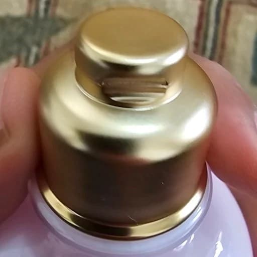 لوسیون بدن هلو حجم 250 گرم بیوآکوا نرم کننده و آبرسانی بدن و خوشبو کننده عالی و ماندگاری بالا — تصویر ۴