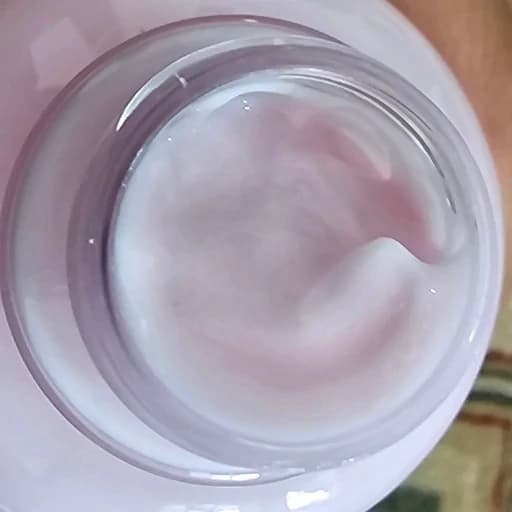 لوسیون بدن هلو حجم 250 گرم بیوآکوا نرم کننده و آبرسانی بدن و خوشبو کننده عالی و ماندگاری بالا — تصویر ۵