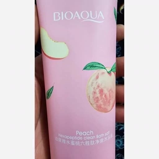 نمک بدن هلو بیو آکوا گیاهی روشن و سفید کننده قوی بدن آبرسان و شفاف کننده و درمانی پوست مرغی — تصویر ۲