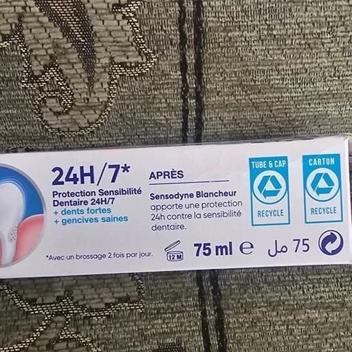 خمیر دندان Sensodyne (سنسوداین) مخصوص دندانهای حساس ساخت اسلواکی 75 میل سفید کننده و جرم گیر قوی مدل Douce Blancher — تصویر ۷