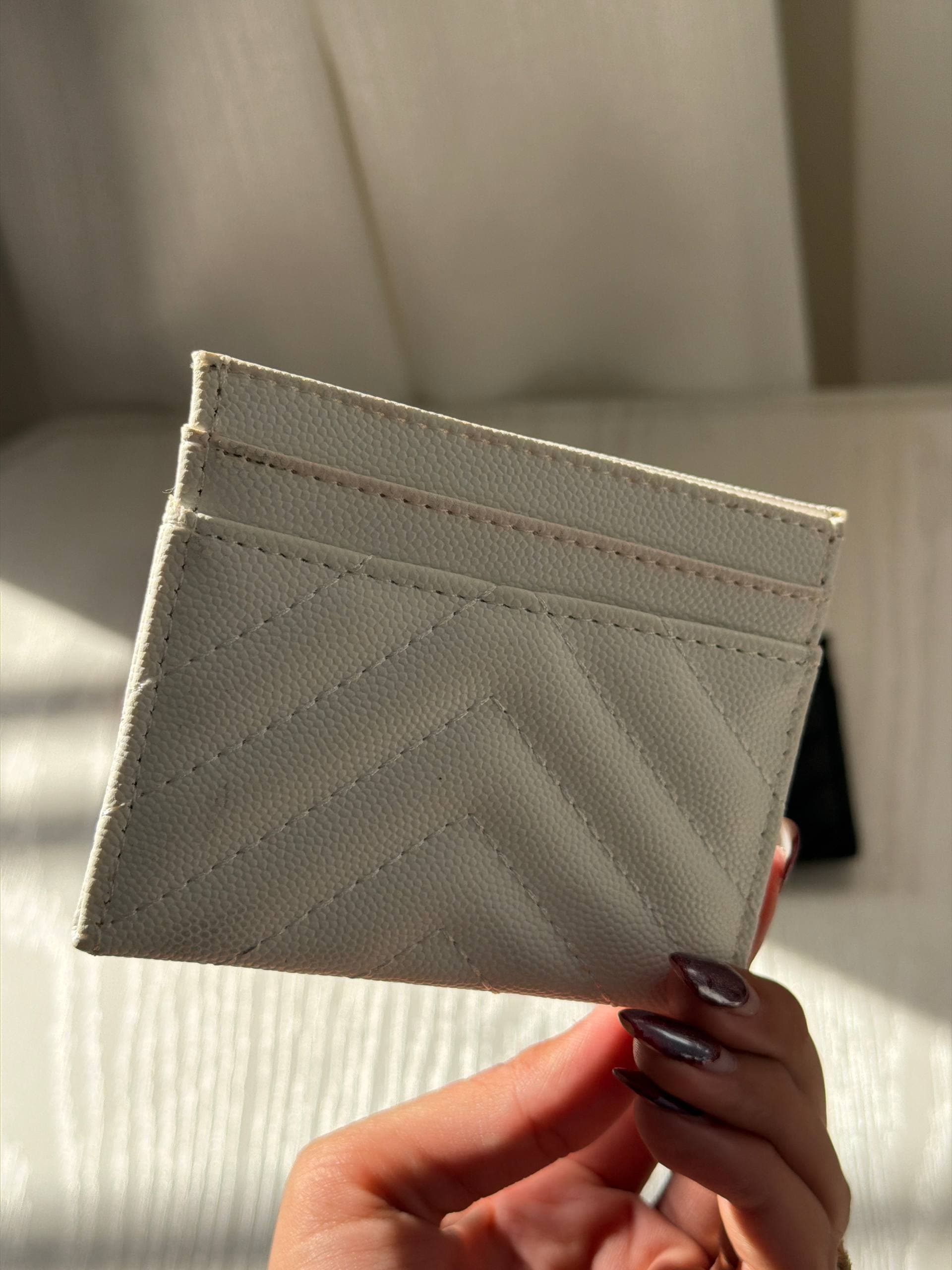 جاکارتی ایوسن لورن YSL — تصویر ۳