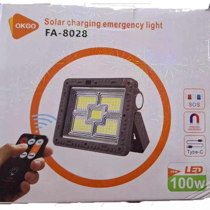 پروژکتور شارژی خورشیدی 100 وات ریموت دار OKGO مدل FA-8028 — تصویر ۳