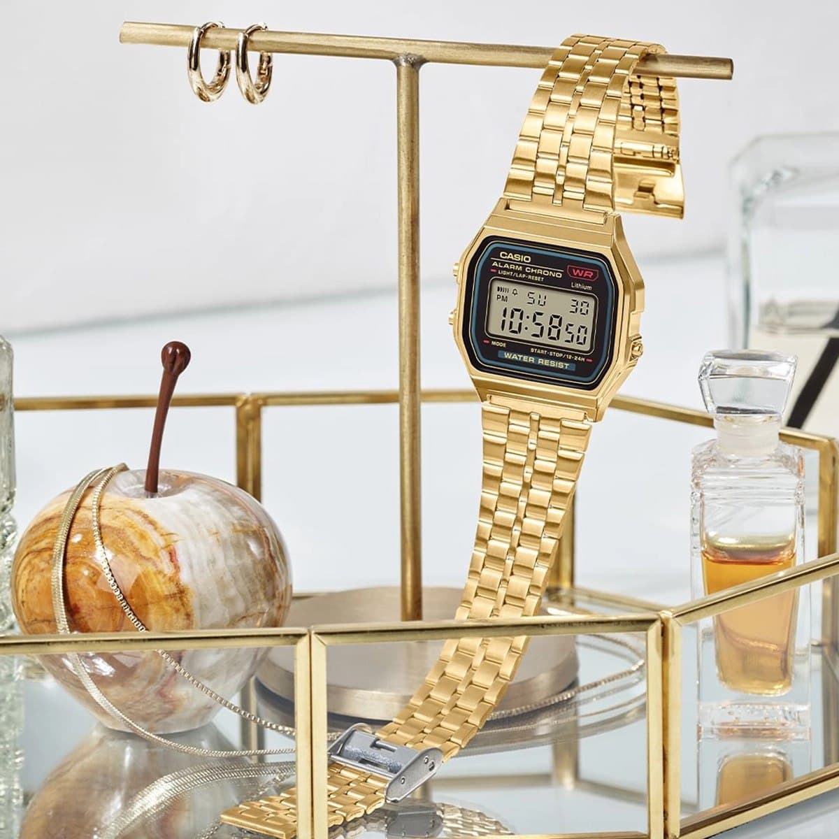 ساعت طلایی نوستالژی Casio ( زنانه) — تصویر ۴