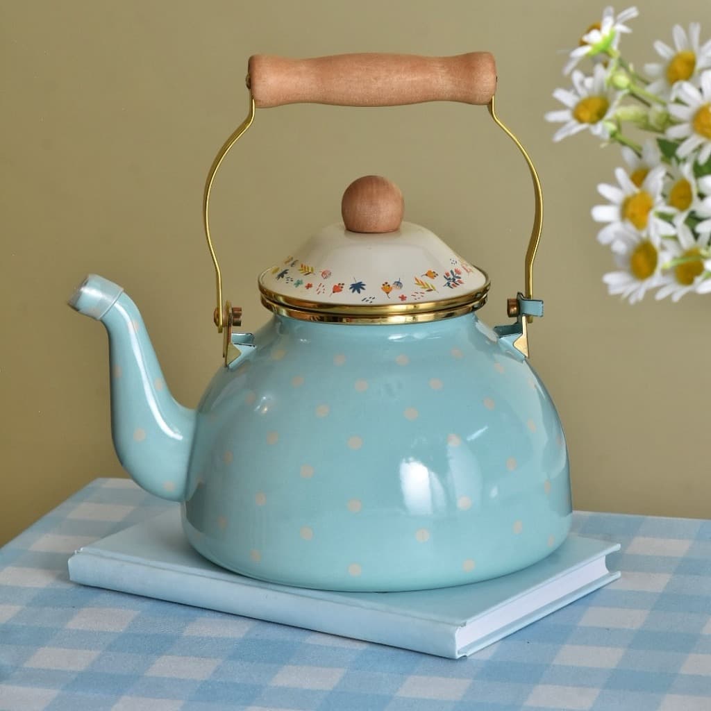 کتری لعابی دسته چوبی ۲.۵ لیتر تیفانی خالدار طرح انگلیش هوم — تصویر ۳
