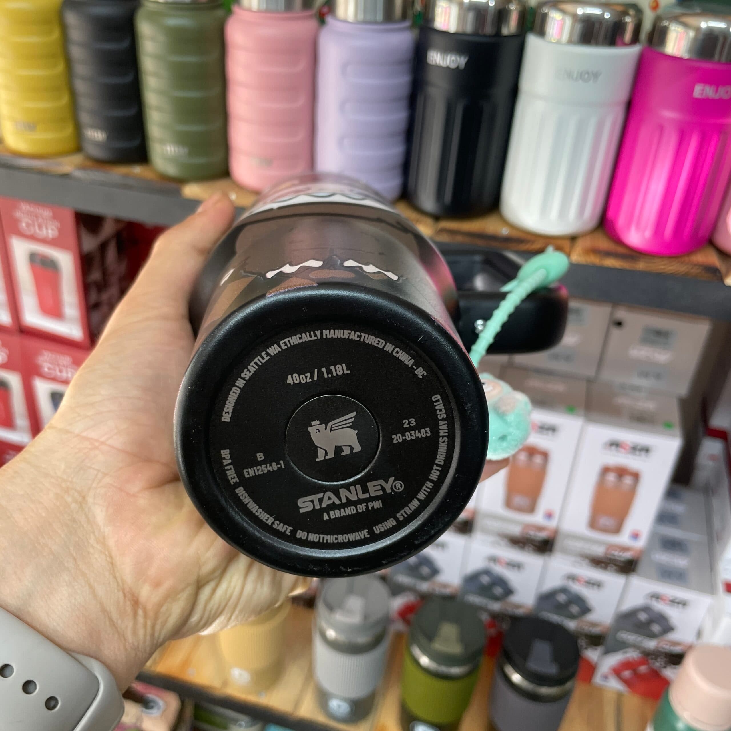 ماگ استنلی لبوبو دسته دار تامبلر مدل QUENCHER H2O TUMBLER (طرح 1) — تصویر ۴