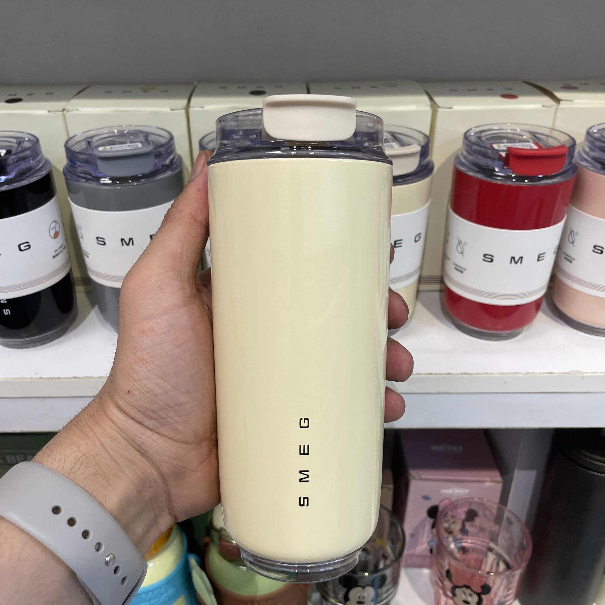 تراول ماگ اسمگ مدل Wall Mug – حجم 480 میلیلیتر کرم (اورجینال) — تصویر ۸